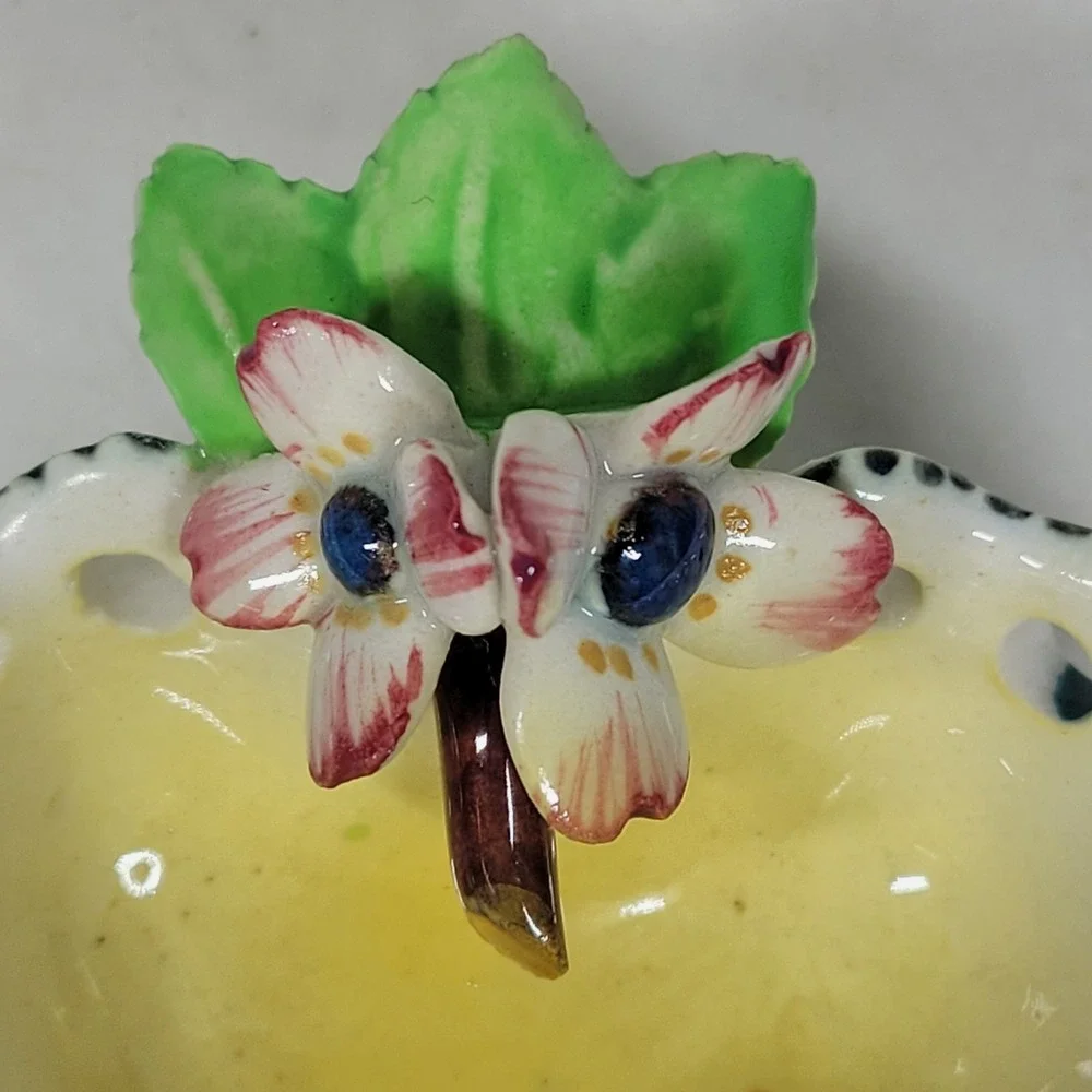 VTG Capodimonte Heart Trinket Dish Yellow Flower Lattice Trim Vanity Jewelry Box